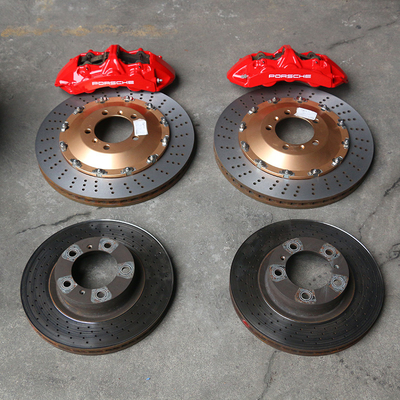 Porsche-Bremssättel-Upgrades auf GT6 6 POT Red Caliper verbessern die Bremsleistung