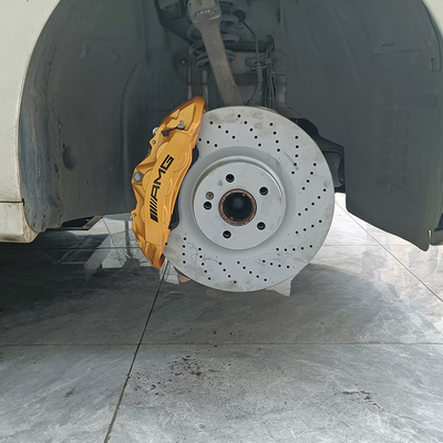 Mercedes Benz C200 Autobremssättel Upgrade 6 Topfklatscher und 355 mm Scheiben